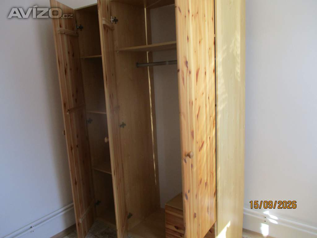 Foto inzerátu Prodej šatní skříně z masívu 100% stav 135cm
