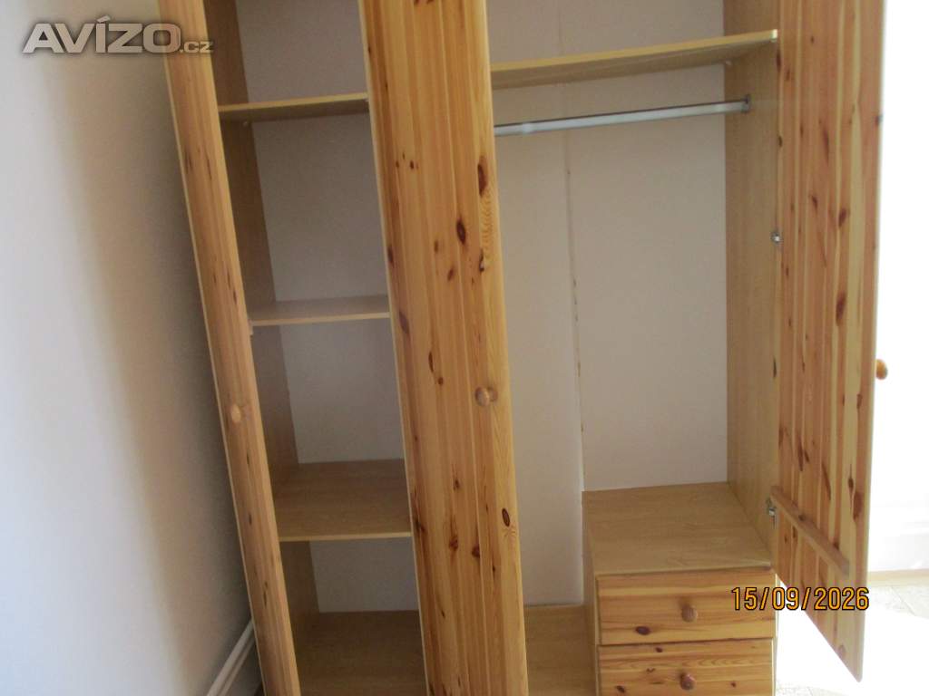 Foto inzerátu Prodej šatní skříně z masívu 100% stav 135cm