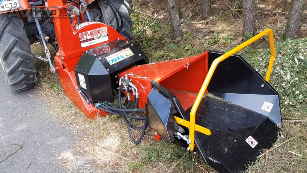Foto inzerátu DISKOVÝ ŠTĚPKOVAČ DŘEVA RT-690R Remet | NOVÝ
