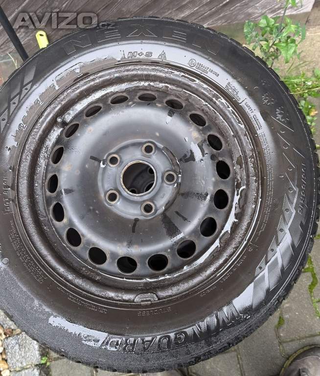Foto inzerátu  Zimní pneu 195/65/15 plechové. disky Octavia 2,poklice