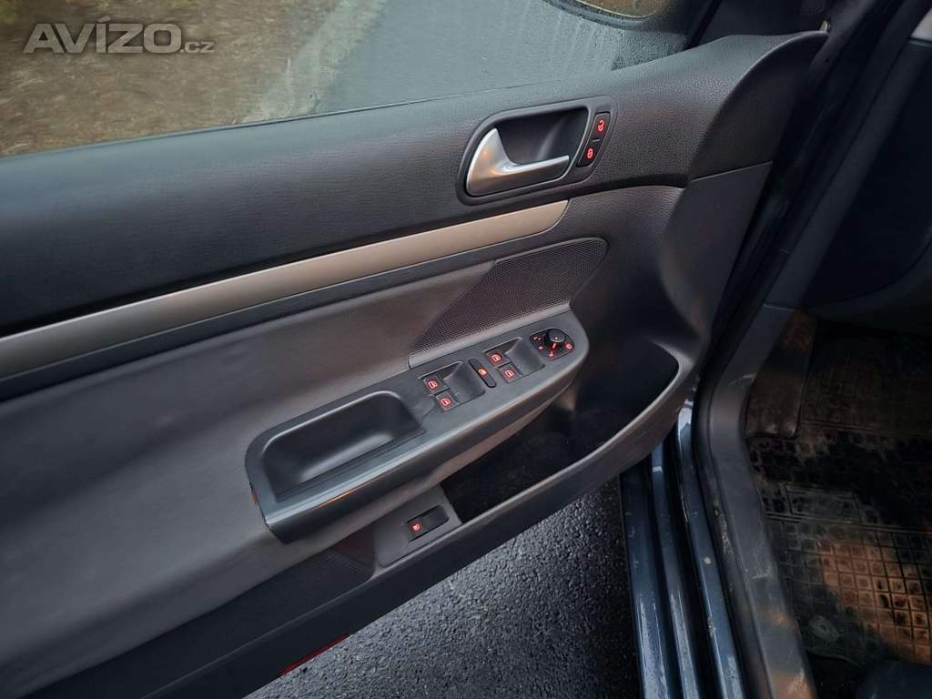 Foto inzerátu Prodám VW Golf 1,6V  75kw r.v.2008