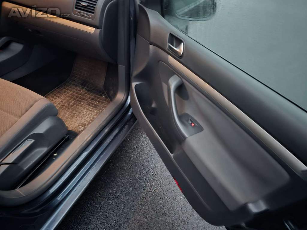 Foto inzerátu Prodám VW Golf 1,6V  75kw r.v.2008