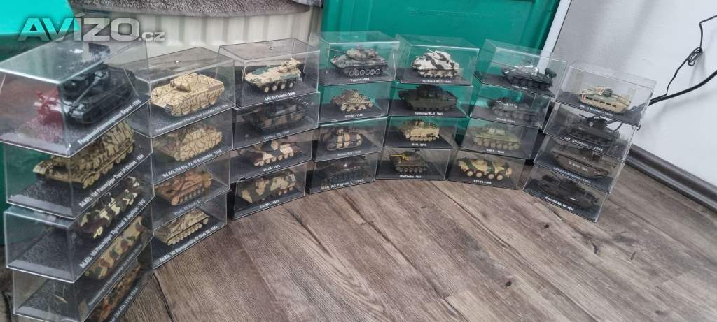 Foto inzerátu Sbírka modelů tanků 1:72 