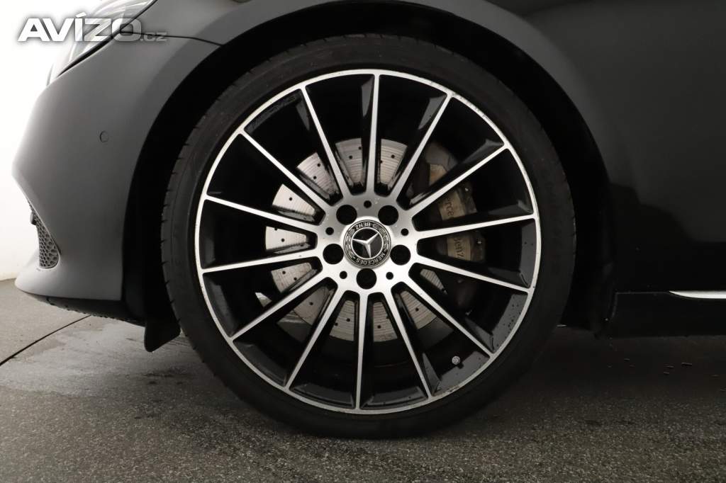 Foto inzerátu Mercedes-Benz Třídy E E 400 4MATIC