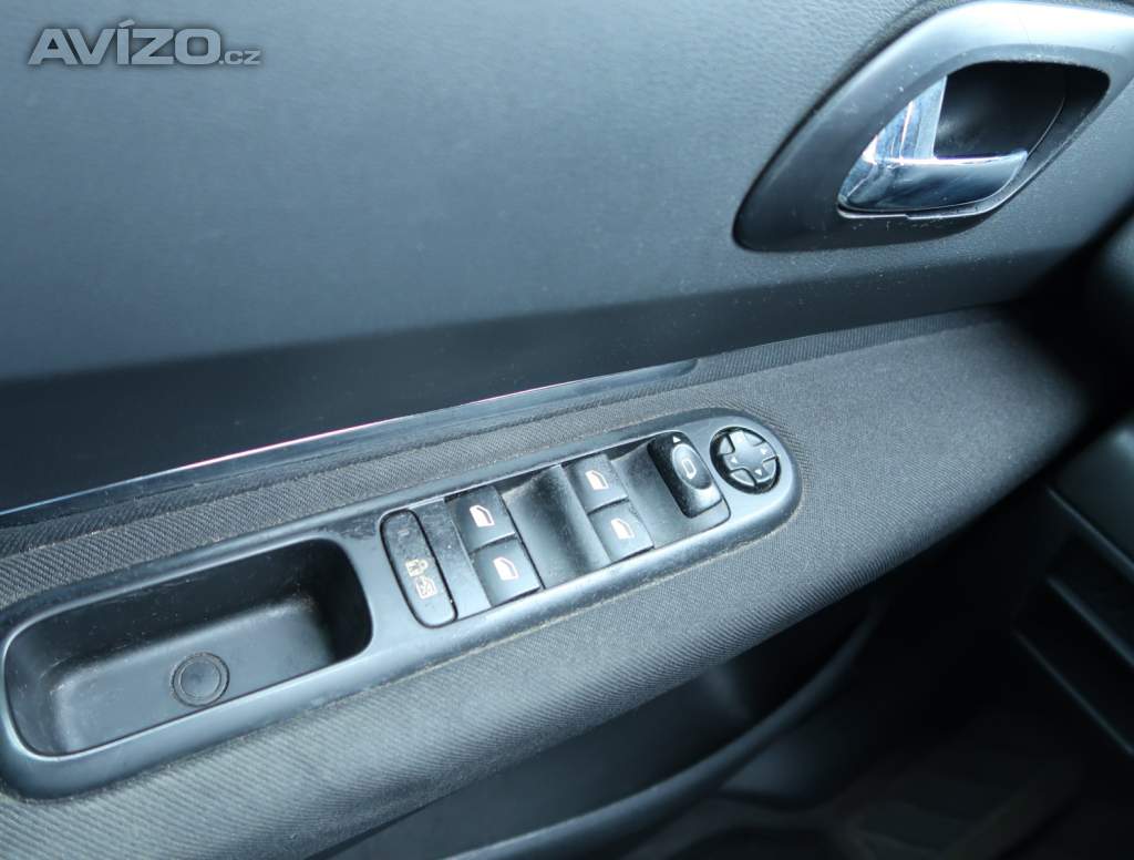 Foto inzerátu Peugeot 5008 1.6 HDi