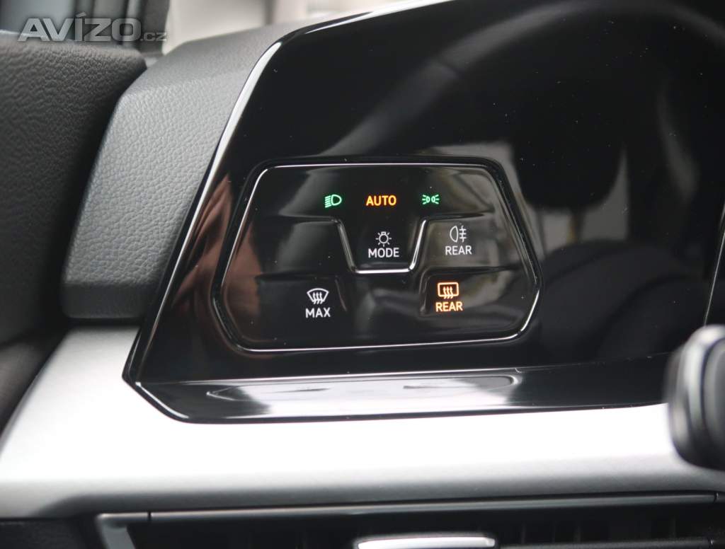 Foto inzerátu Volkswagen Golf 1.0 TSI