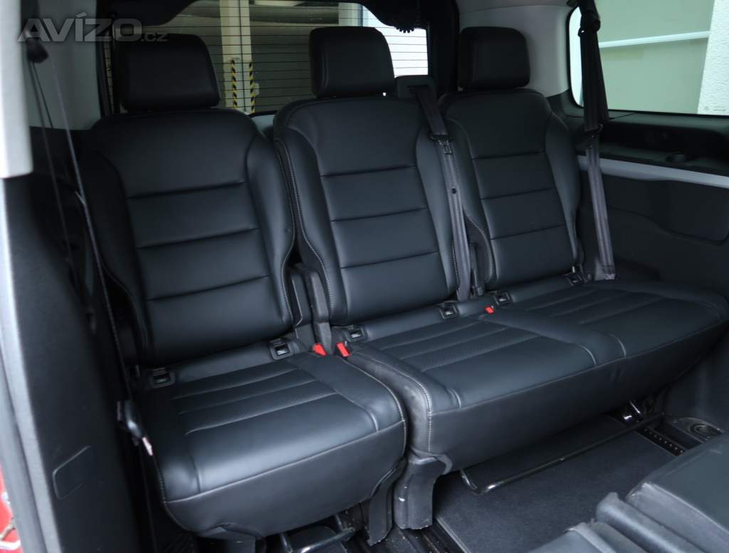 Foto inzerátu Peugeot Traveller 2.0 BlueHDi