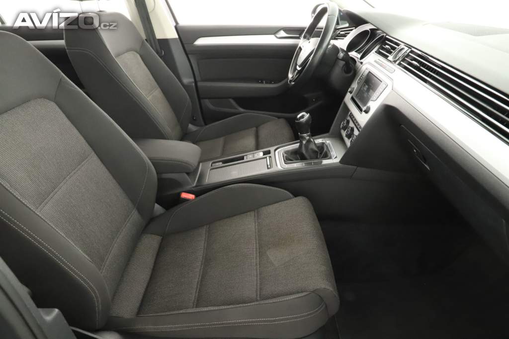 Foto inzerátu Volkswagen Passat 2.0 TDI