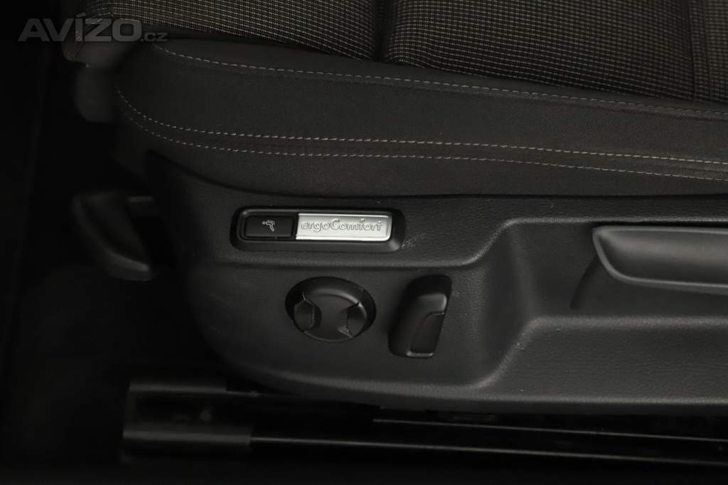 Foto inzerátu Volkswagen Passat 2.0 TDI