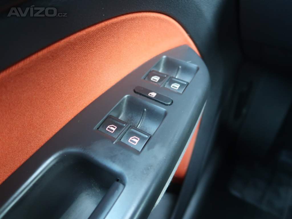 Foto inzerátu Volkswagen Touran 2.0 TDI