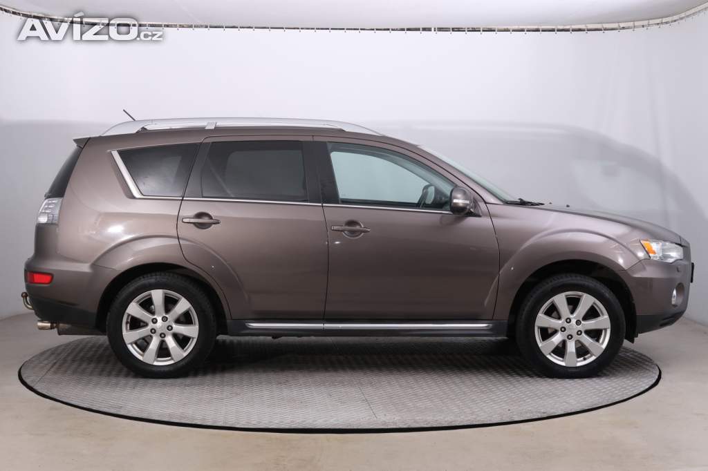 Foto inzerátu Mitsubishi Outlander 2.2 DI-D