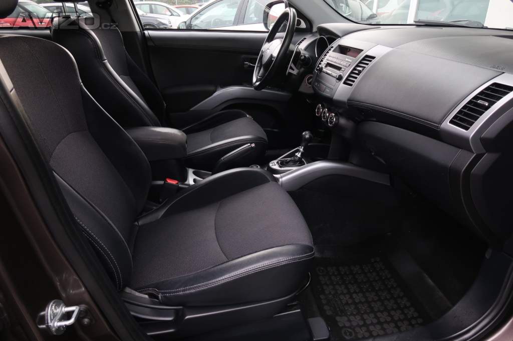 Foto inzerátu Mitsubishi Outlander 2.2 DI-D