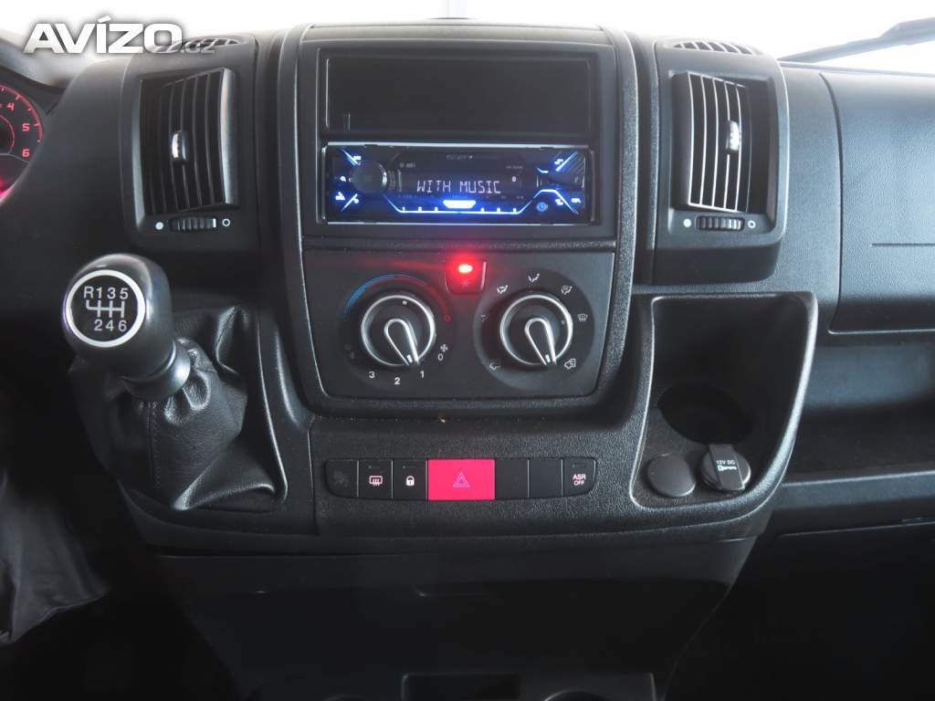 Foto inzerátu Citroën Jumper 2.2 BlueHDi