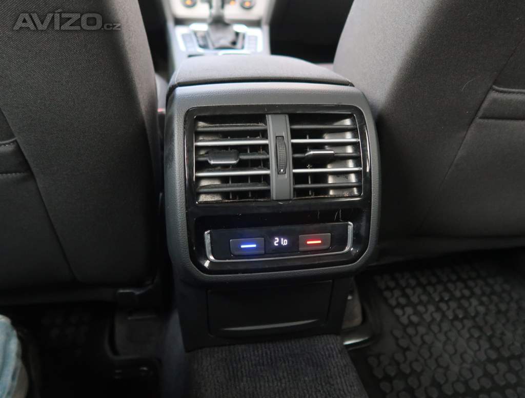 Foto inzerátu Volkswagen Passat 2.0 TDI