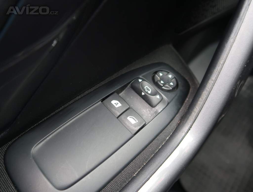 Foto inzerátu Peugeot 2008 1.2 PureTech