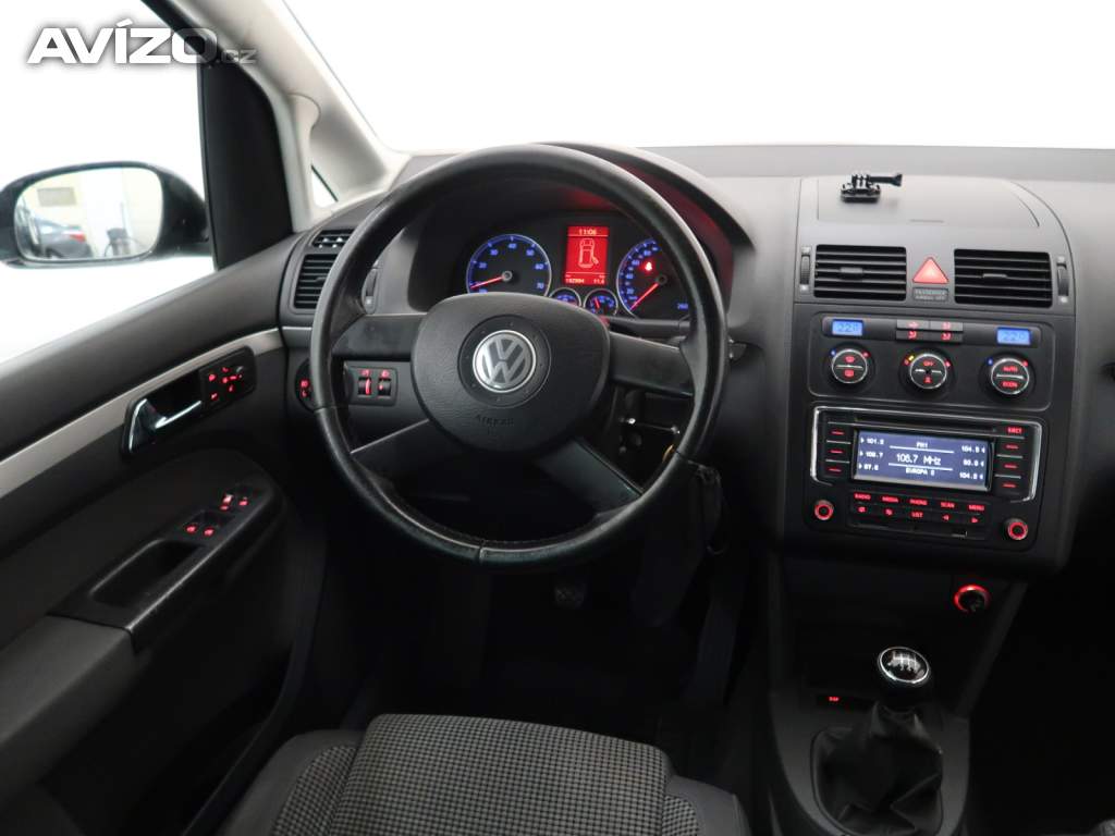 Foto inzerátu Volkswagen Touran 1.6 FSI