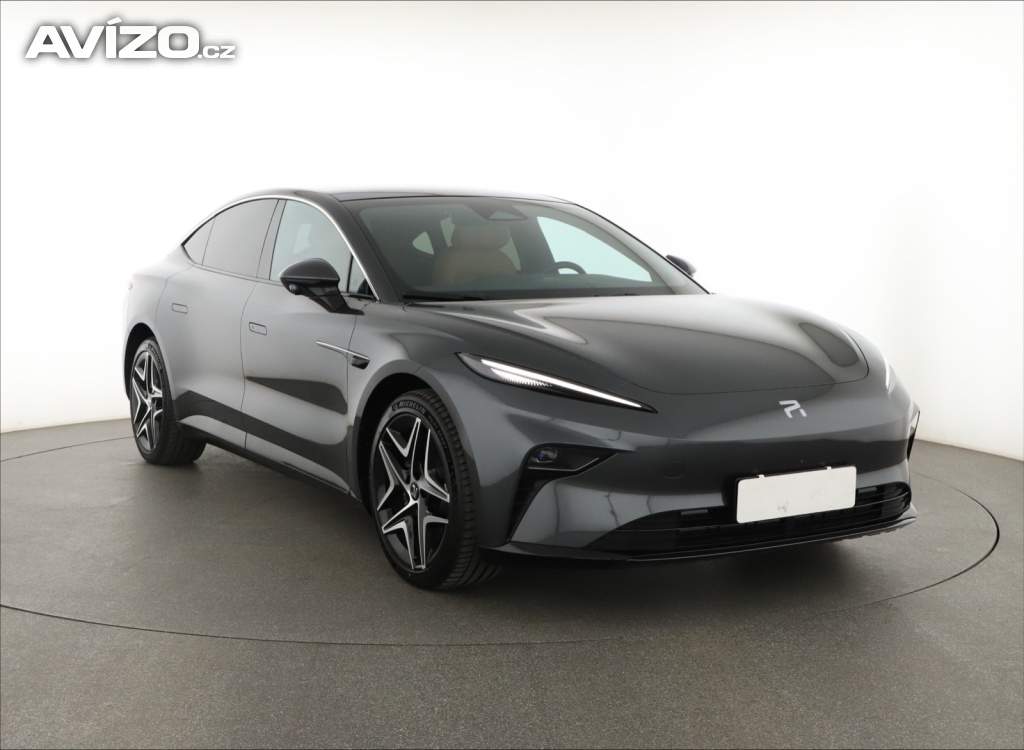 Foto inzerátu Rising F7 77 kWh RWD