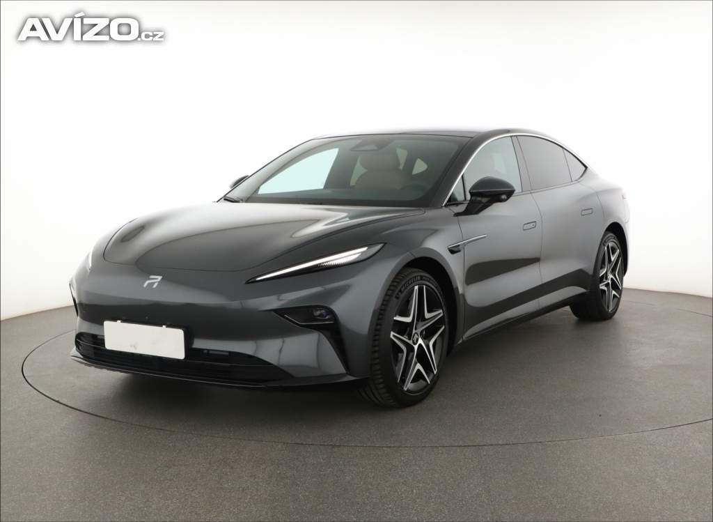 Foto inzerátu Rising F7 77 kWh RWD