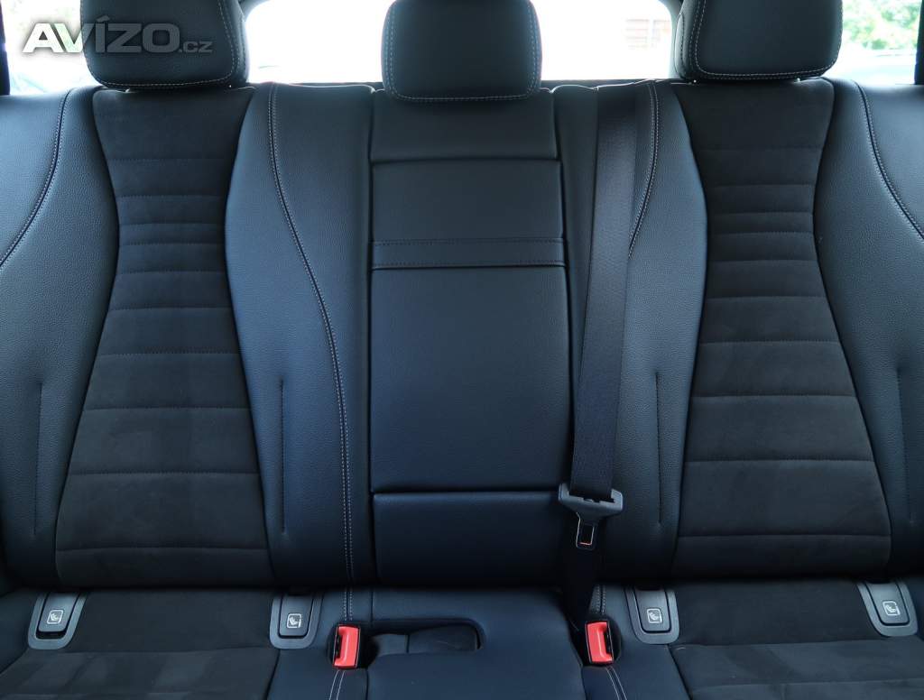 Foto inzerátu Mercedes-Benz Třídy E E 300 de 4MATIC