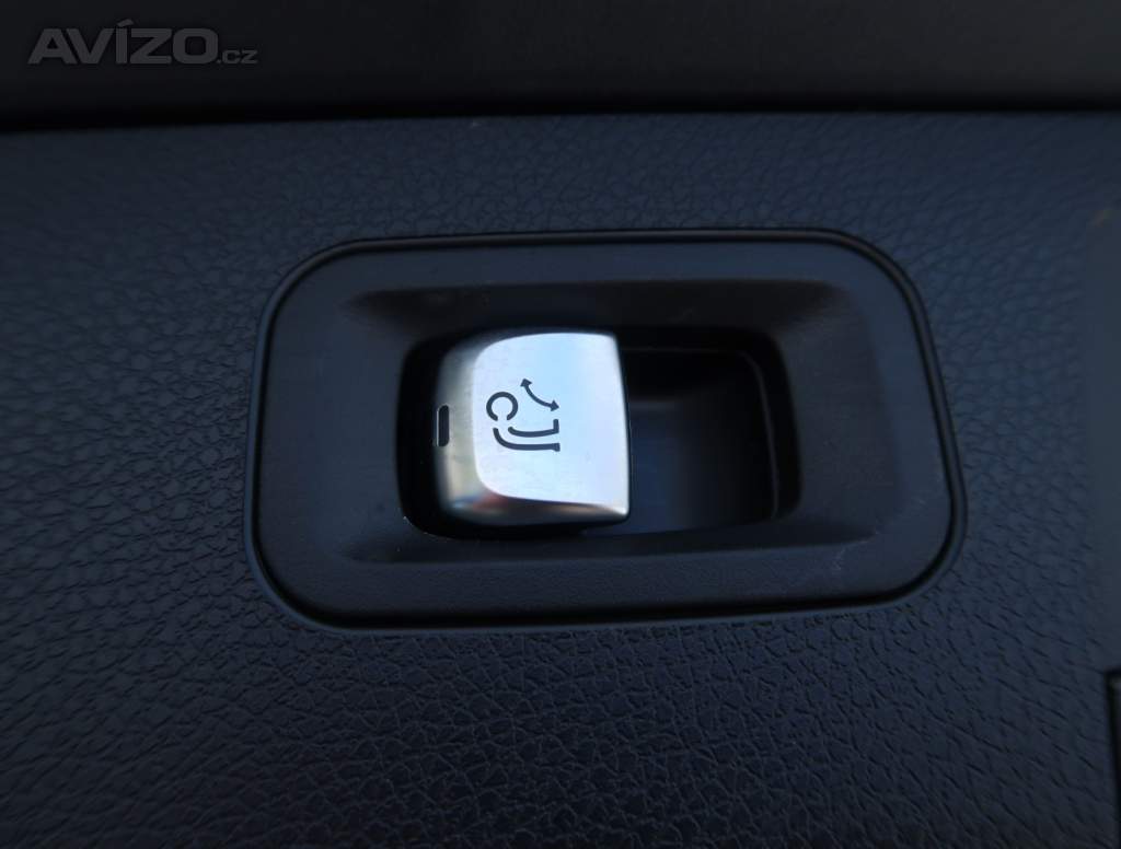 Foto inzerátu Mercedes-Benz Třídy E E 300 de 4MATIC