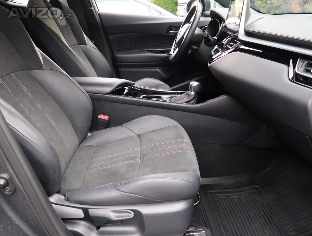 Foto inzerátu Toyota C-HR 2.0 Hybrid