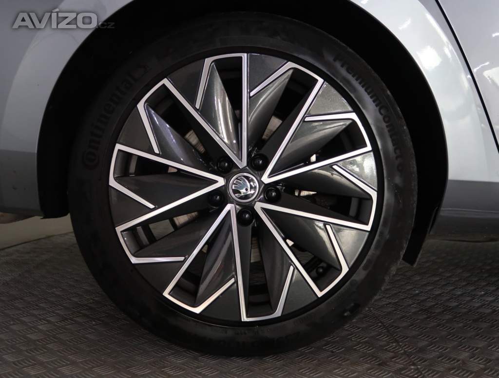 Foto inzerátu Škoda Superb 2.0 TSI