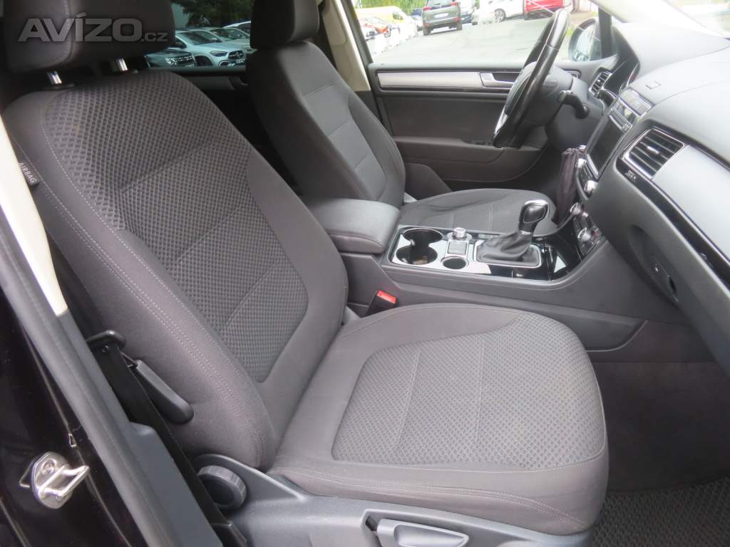 Foto inzerátu Volkswagen Touareg 3.0 TDI