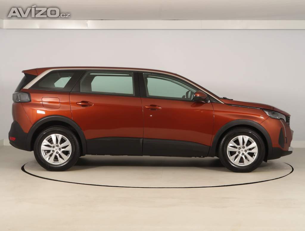 Foto inzerátu Peugeot 5008 PureTech 130