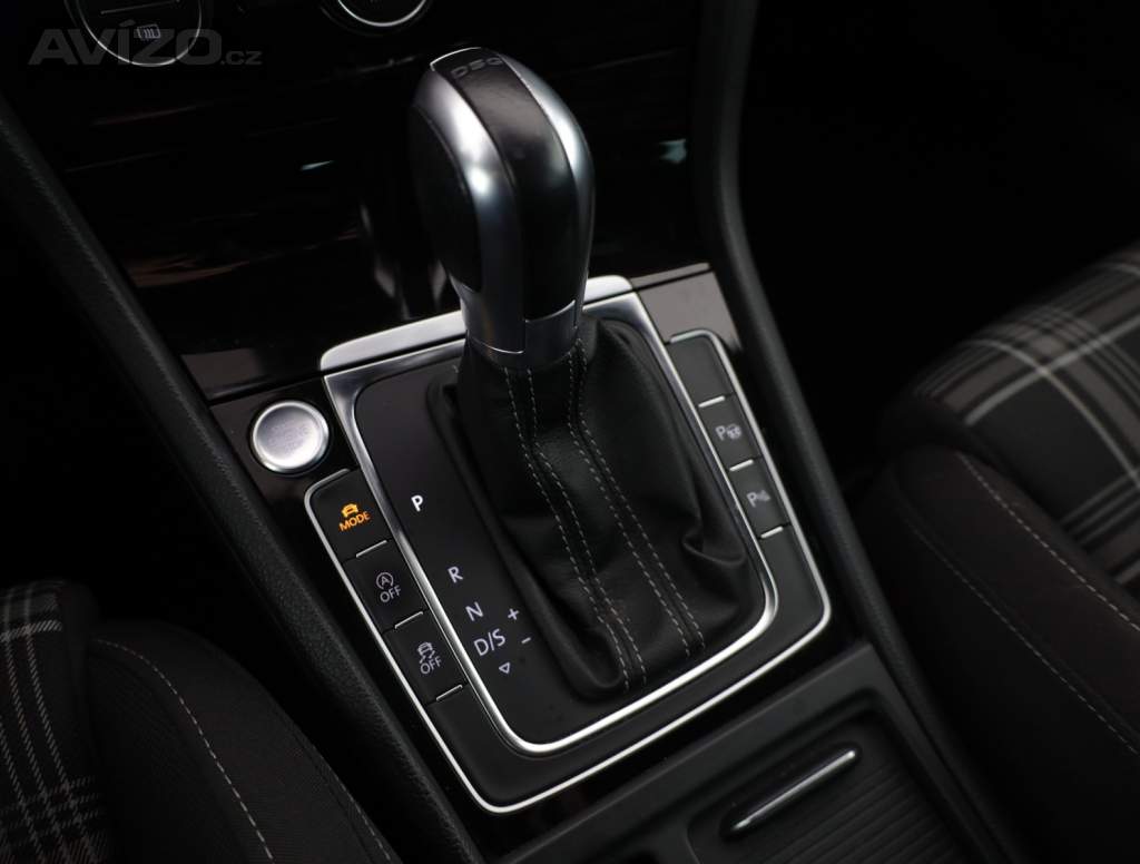 Foto inzerátu Volkswagen Golf 2.0 TDI GTD