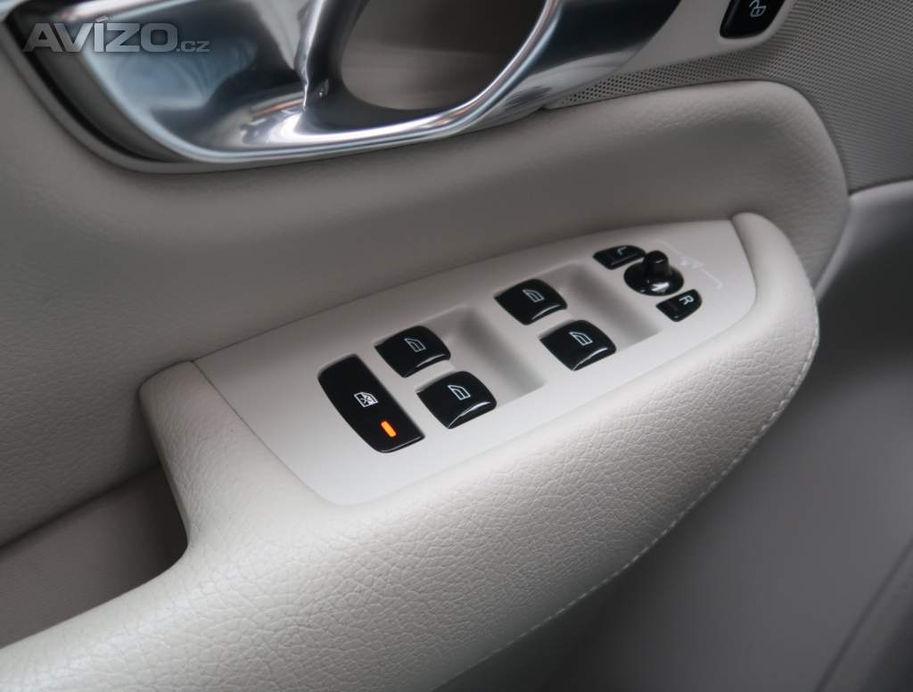 Foto inzerátu Volvo XC90 B5 AWD