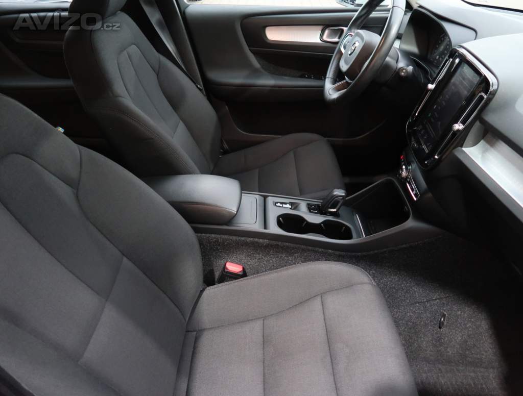 Foto inzerátu Volvo XC40 T3