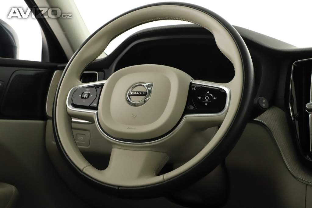 Foto inzerátu Volvo XC60 B5