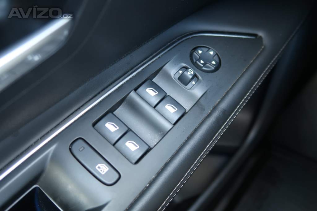 Foto inzerátu Peugeot 3008 1.2 PureTech