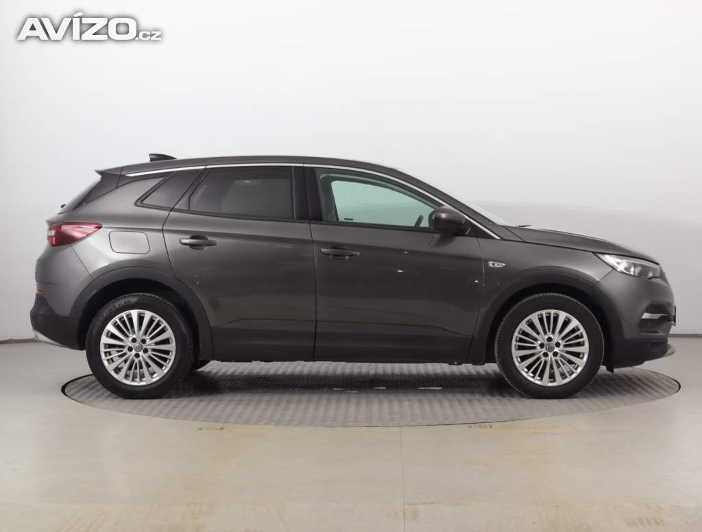 Foto inzerátu Opel Grandland 1.2 Turbo