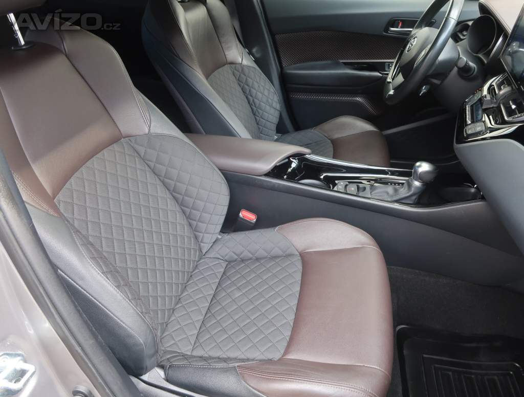 Foto inzerátu Toyota C-HR 1.8 Hybrid