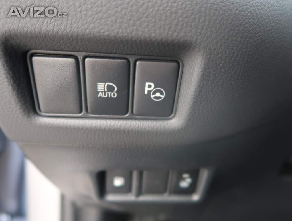 Foto inzerátu Toyota C-HR 1.8 Hybrid