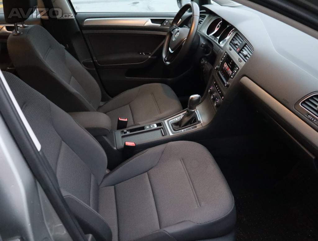 Foto inzerátu Volkswagen Golf 1.2 TSI