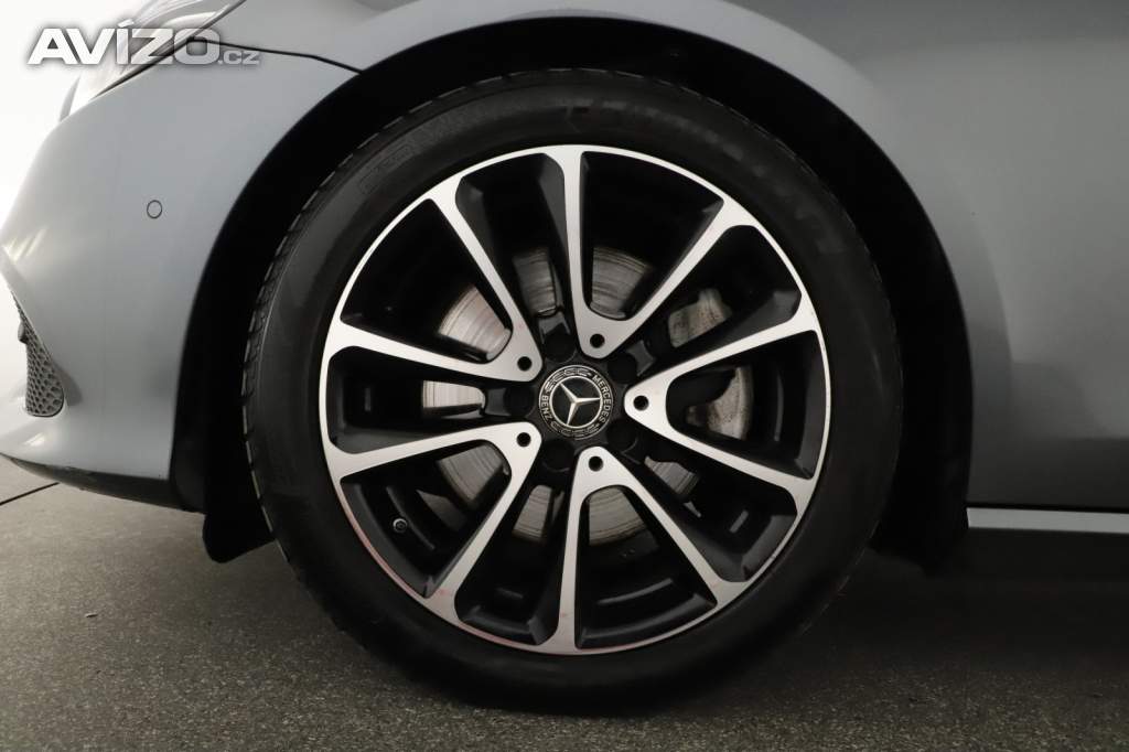 Foto inzerátu Mercedes-Benz Třídy E E 220 d 4MATIC