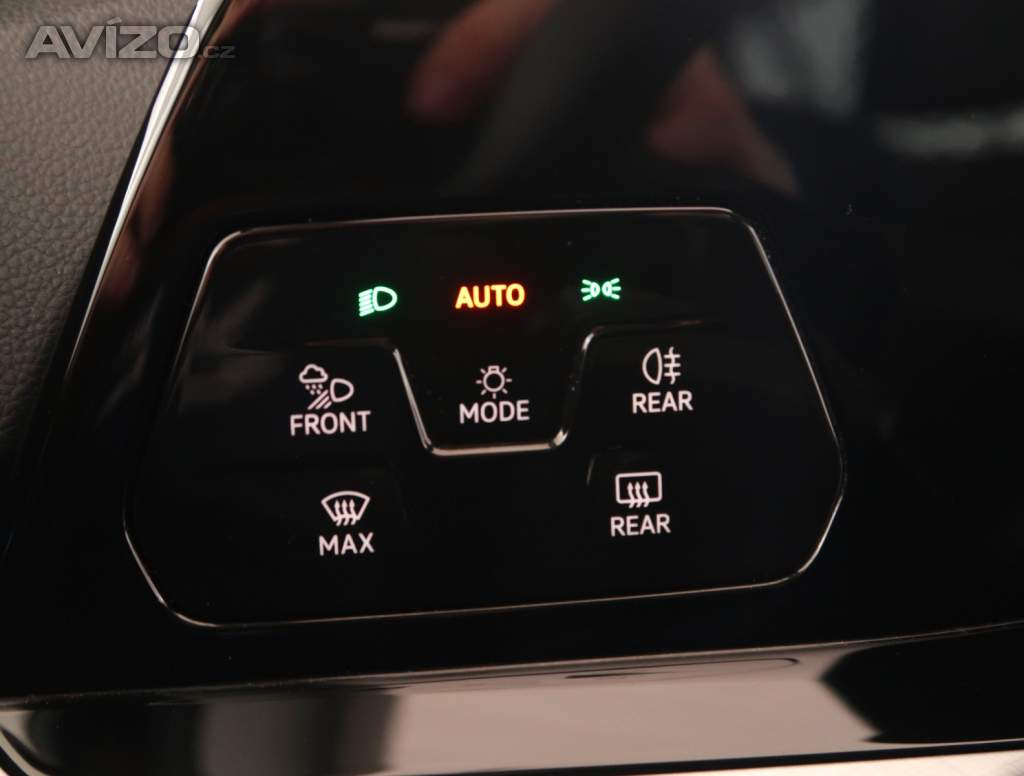 Foto inzerátu Volkswagen Golf 1.5 eTSI