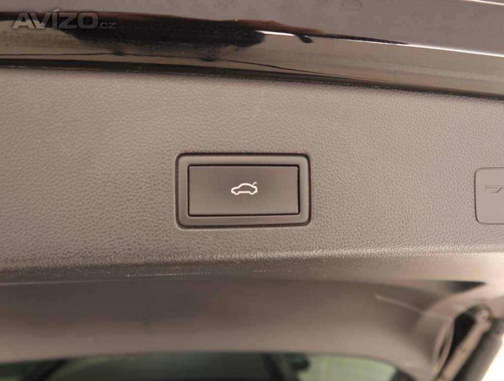 Foto inzerátu Volkswagen Golf 1.5 eTSI