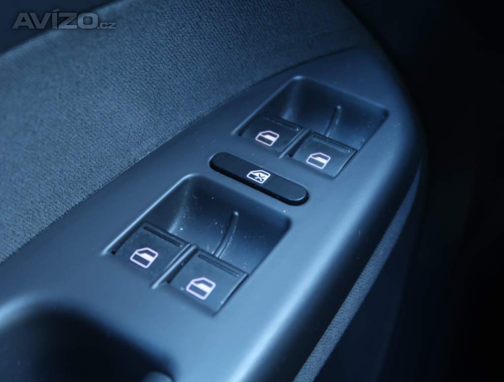 Foto inzerátu Volkswagen Touran 1.6 TDI