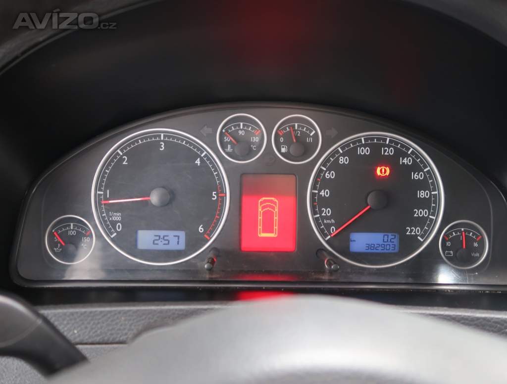 Foto inzerátu Volkswagen Multivan 2.5 TDI