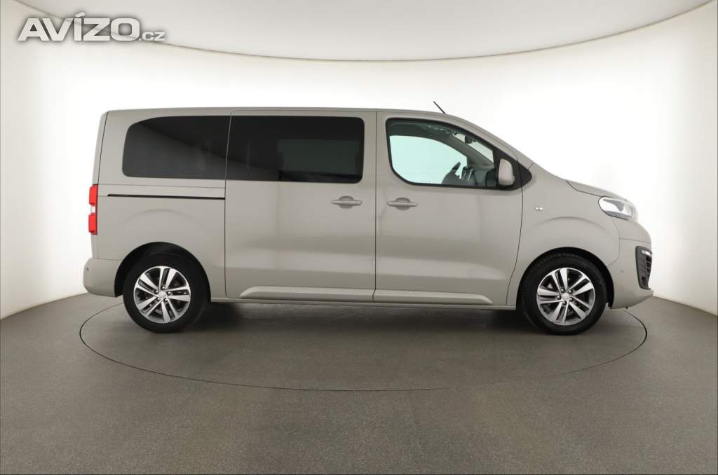 Foto inzerátu Peugeot Traveller 2.0 BlueHDi