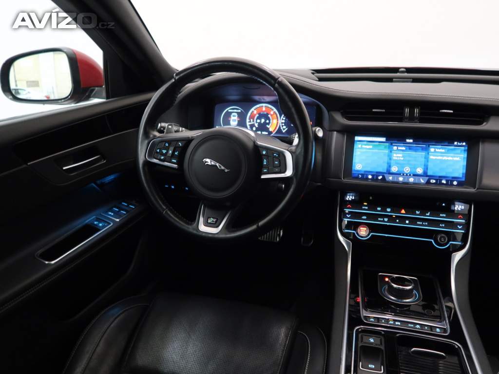 Foto inzerátu Jaguar XF 20d AWD
