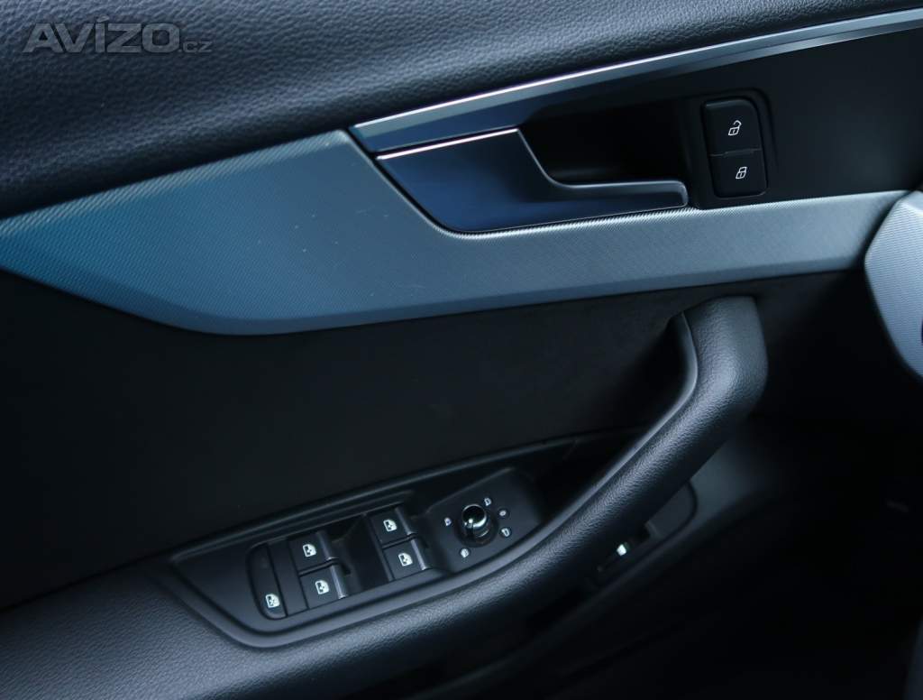 Foto inzerátu Audi A4 2.0 TDI