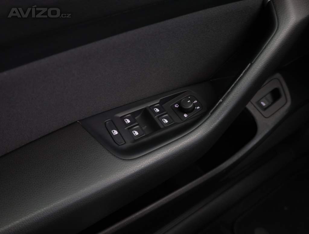 Foto inzerátu Volkswagen Passat 2.0 TDI