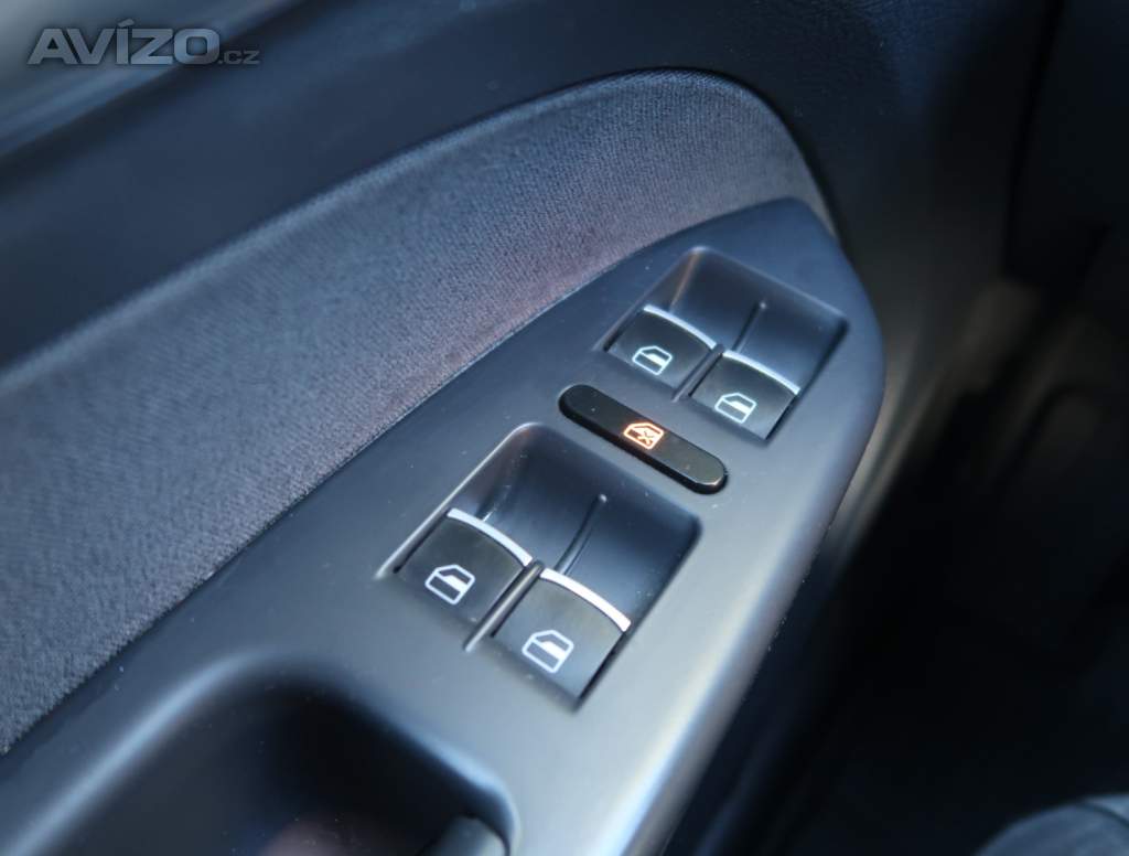 Foto inzerátu Volkswagen Touran 2.0 TDI