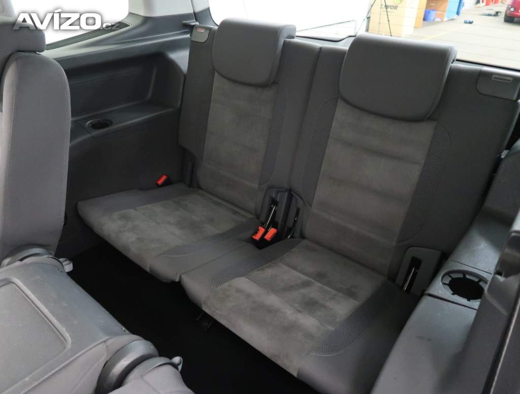 Foto inzerátu Volkswagen Touran 2.0 TDI