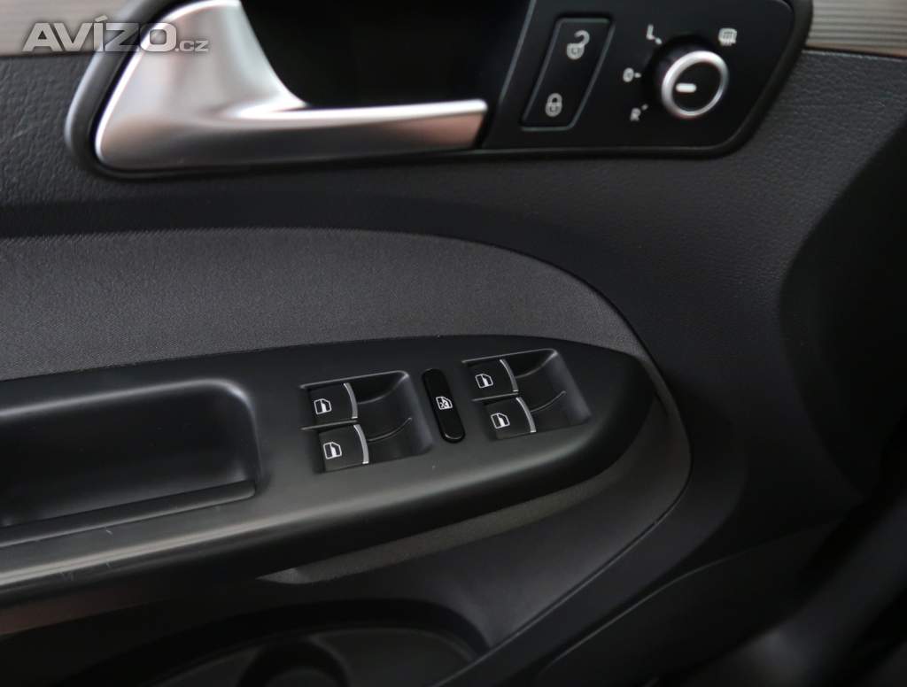 Foto inzerátu Volkswagen Touran 2.0 TDI