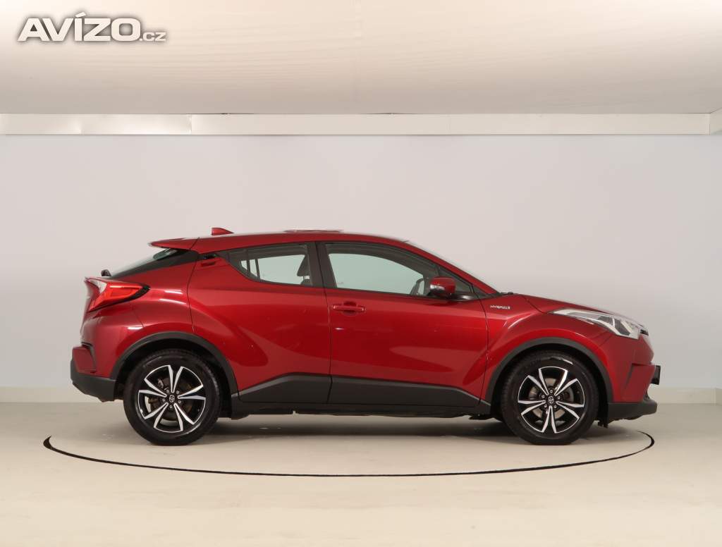 Foto inzerátu Toyota C-HR 1.8 Hybrid